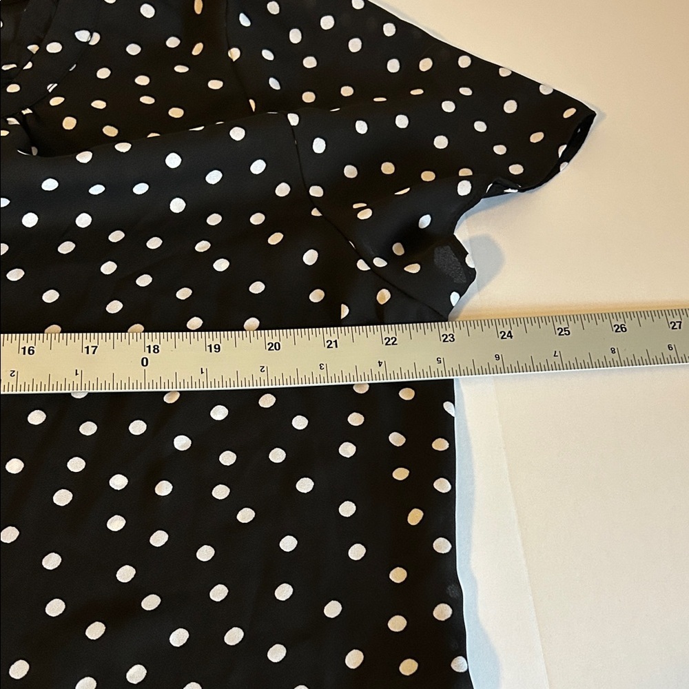 White House Black Market Sz XL Blouse Short Sleeve Black/White Polka Dot - Picture 7 of 8